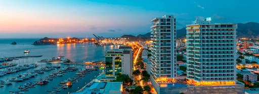 Transporte ejecutivo Santa Marta - vista ciudad y Aeropuerto Simón Bolívar (SMR)