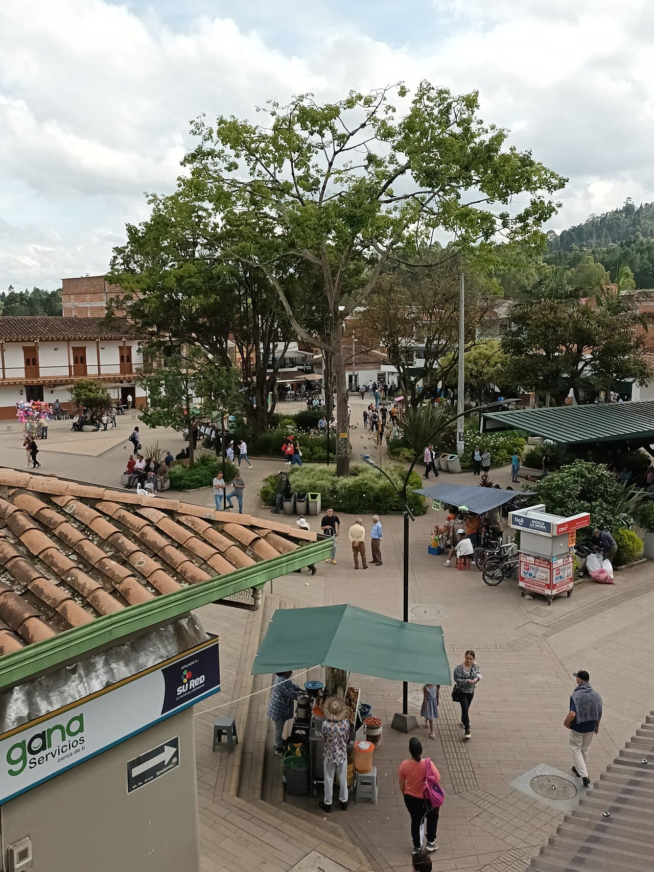 Transporte ejecutivo Guarne - vista ciudad y Aeropuerto José María Córdova (MDE) — a 10 km