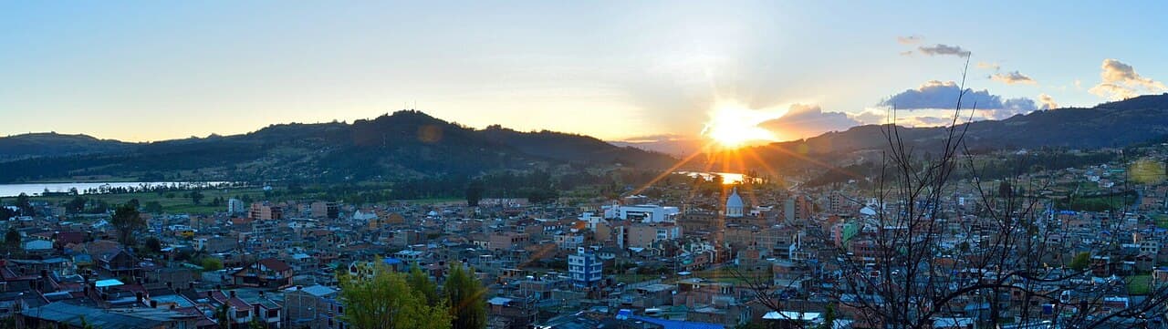 Transporte ejecutivo Paipa - vista ciudad y Sin aeropuerto comercial — vía terrestre desde Bogotá/Tunja