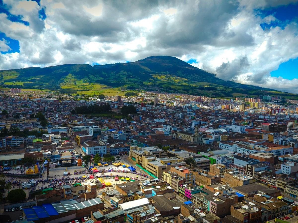 Transporte ejecutivo Pasto - vista ciudad y Aeropuerto Pasto Antonio Narino (PSO)