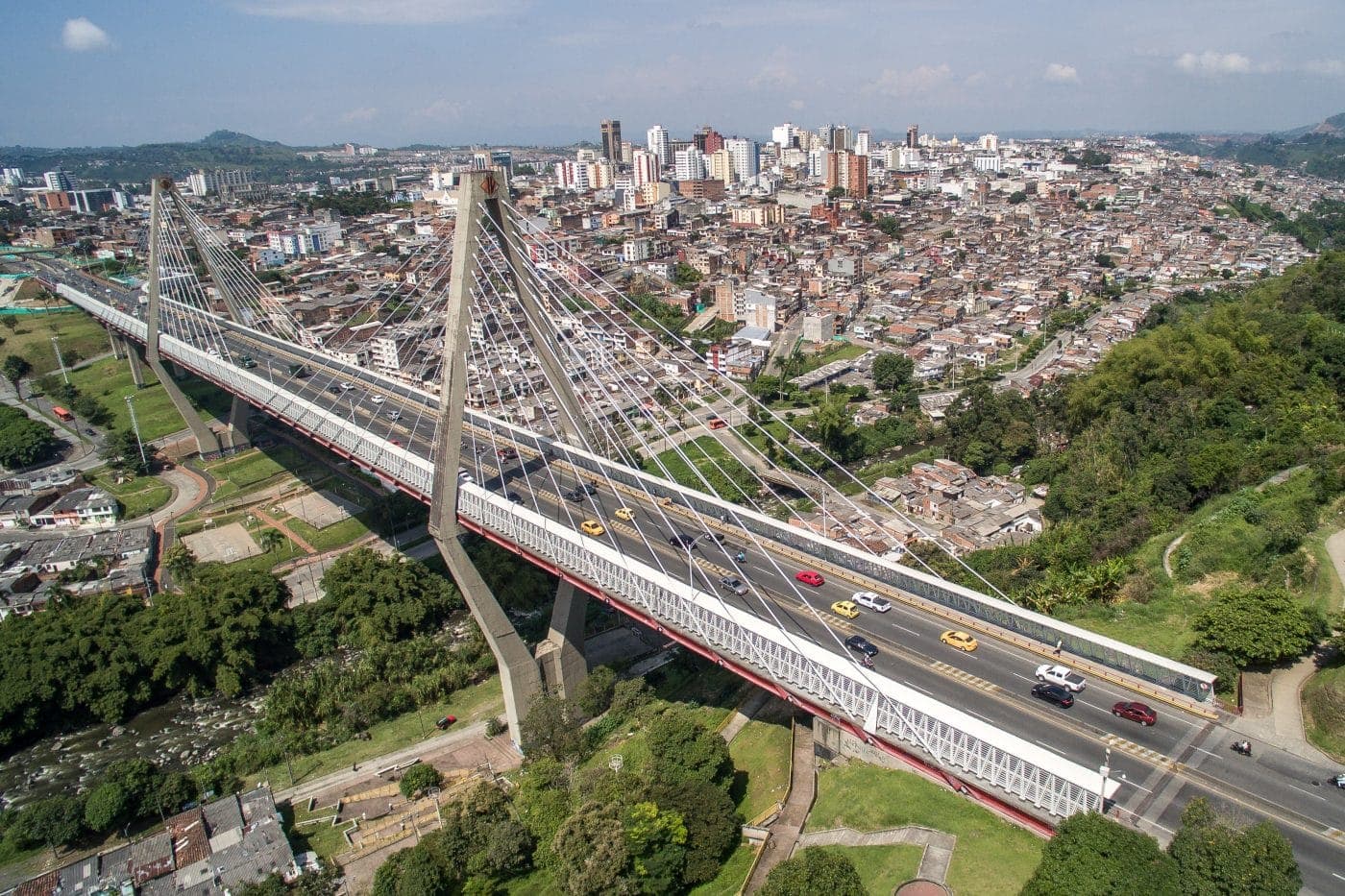 Transporte ejecutivo Pereira - vista ciudad y Aeropuerto Pereira Matecana (PEI)