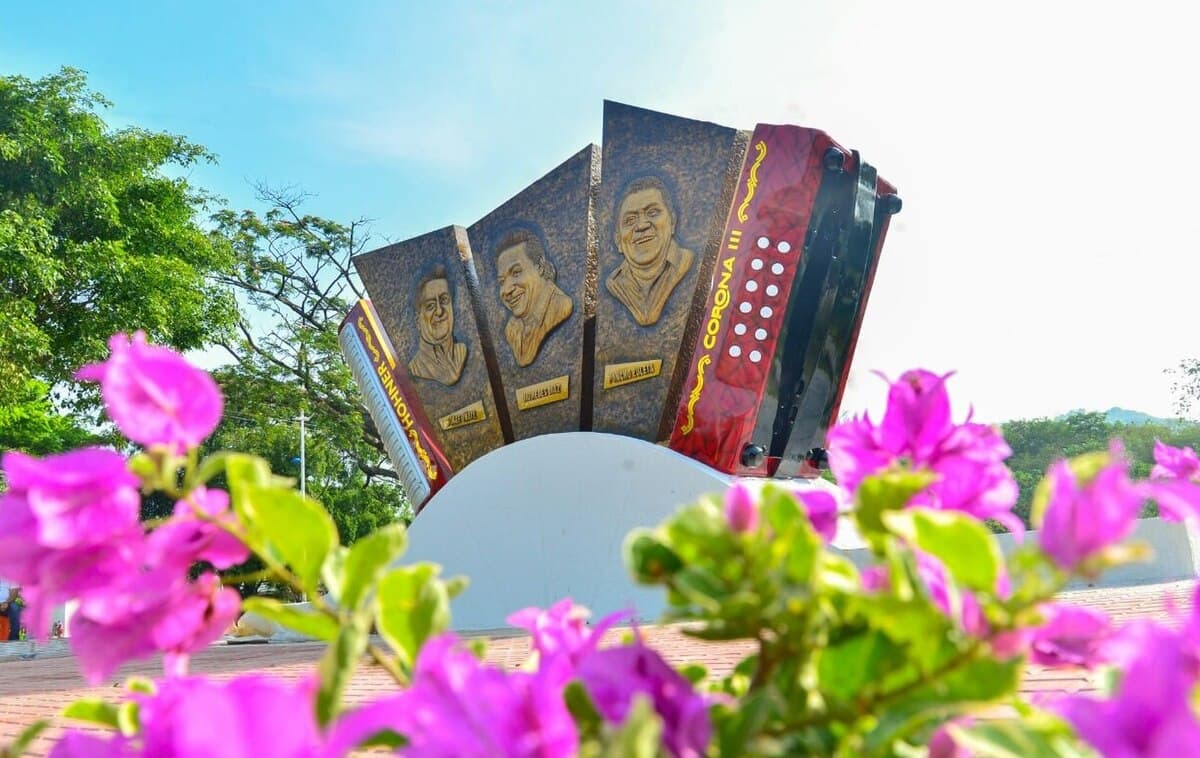 Transporte ejecutivo Valledupar - vista ciudad y Aeropuerto Valledupar Alfonso Lopez Pumarejo (VUP)