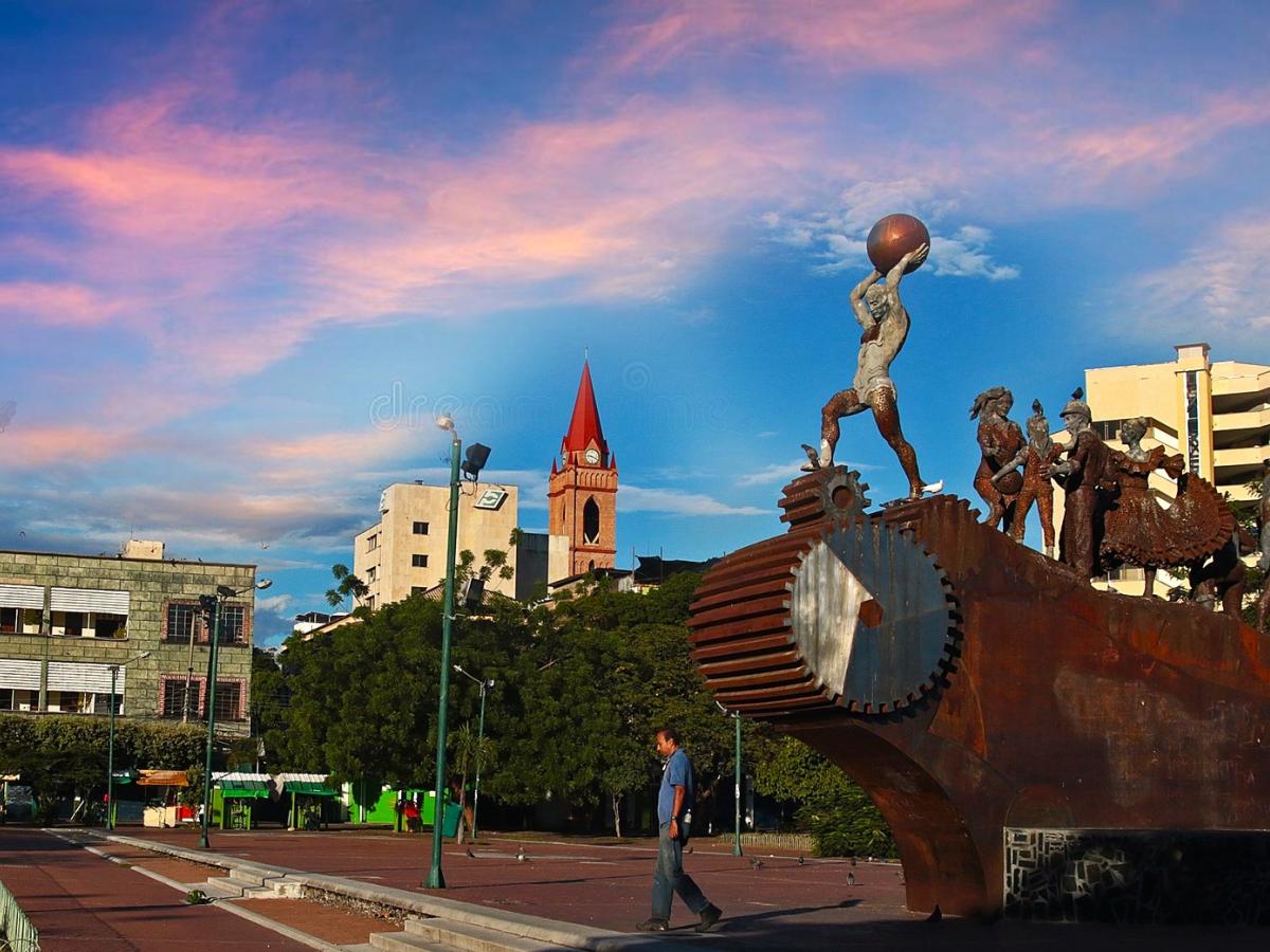 Transporte ejecutivo Neiva - vista ciudad y Aeropuerto Benito Salas (NVA)